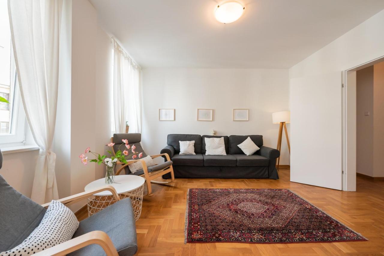 New Town Spacious Apartment Warsawa Bagian luar foto