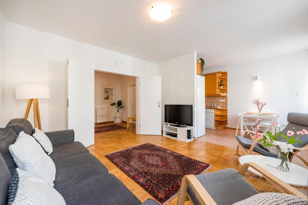 New Town Spacious Apartment Warsawa Bagian luar foto