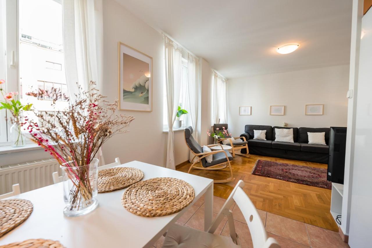 New Town Spacious Apartment Warsawa Bagian luar foto