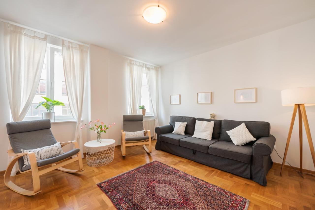 New Town Spacious Apartment Warsawa Bagian luar foto