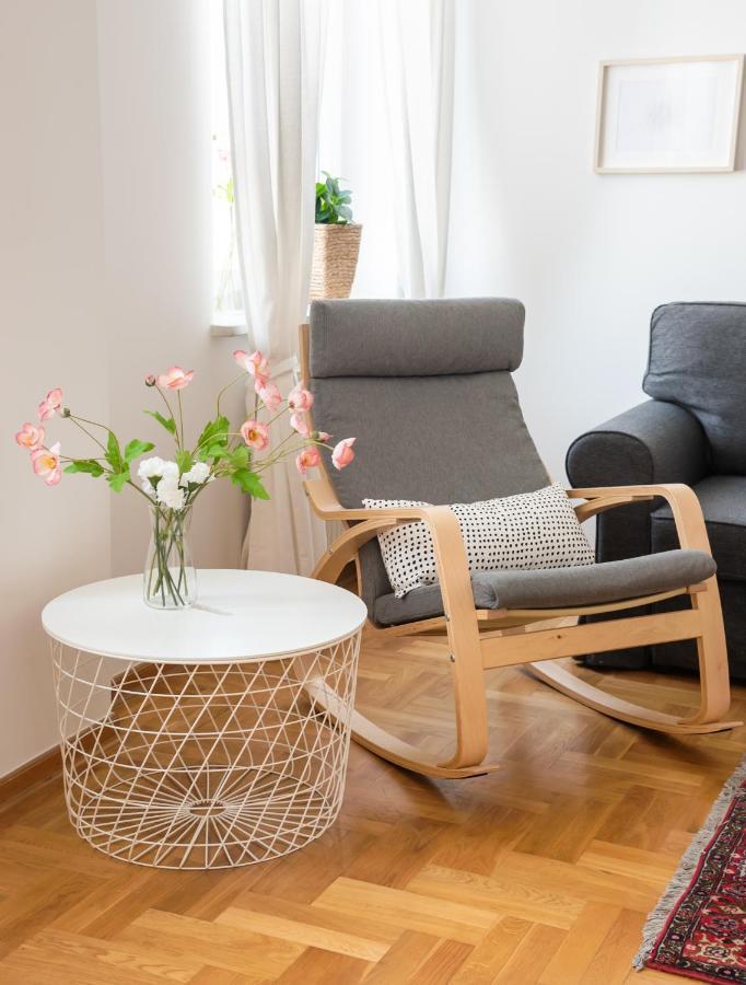 New Town Spacious Apartment Warsawa Bagian luar foto