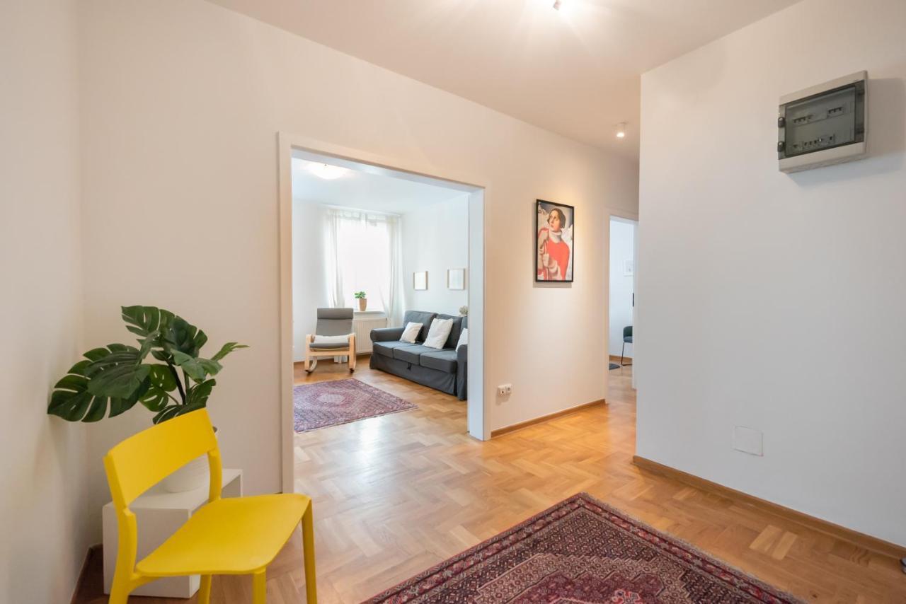 New Town Spacious Apartment Warsawa Bagian luar foto
