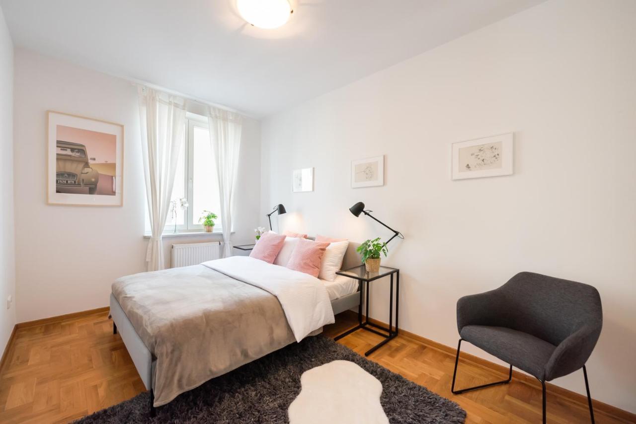 New Town Spacious Apartment Warsawa Bagian luar foto
